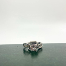 Кольцо с камнями, серебро 925пр., вес 1,8г., размер 17,5. Клеймо. Картинка 1